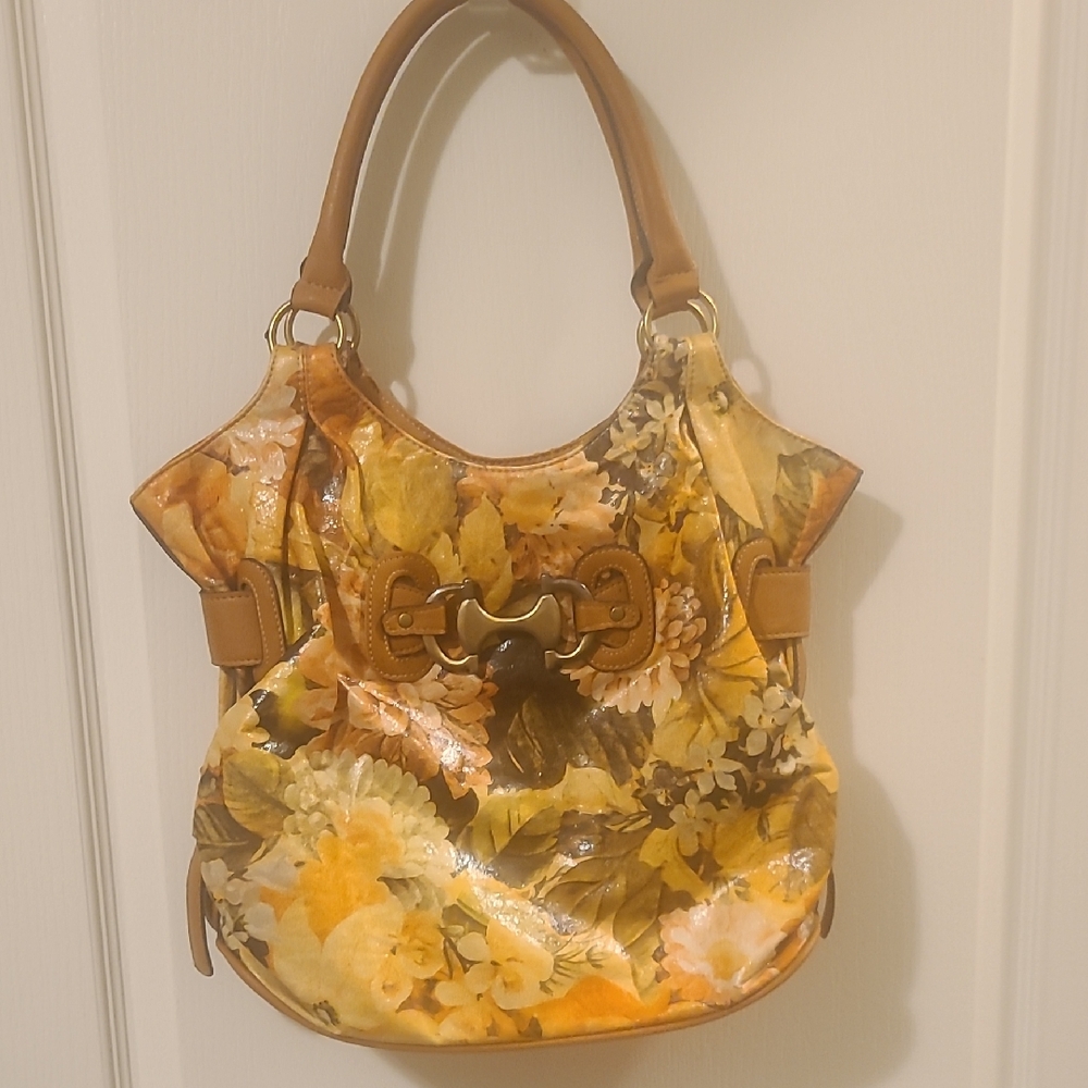 Bueno Floral Shoulder Bag